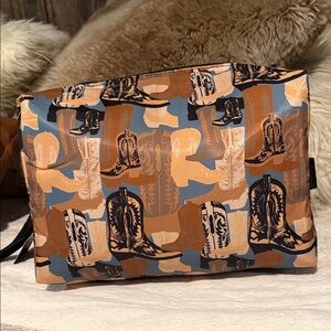 2 Fly Co. Travel Bag “Boots”